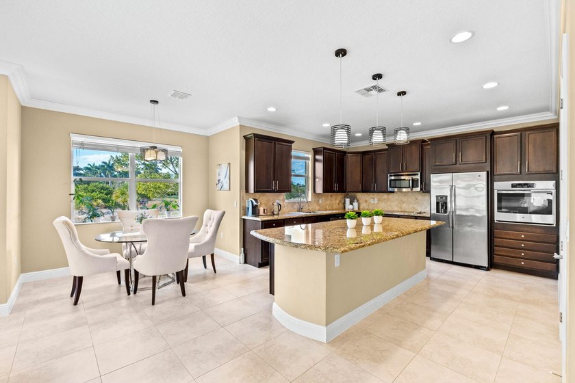 Live large, save big, and enjoy the view. Built in 2014 by Minto - photo 2