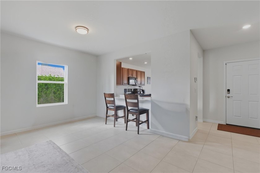 Welcome to Cape Coral's dream home! This beautifully maintained - photo 11