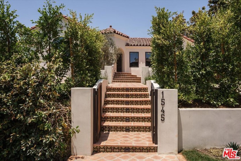 Some homes simply have a soul. 1545 Benton Way is one of them - photo 5