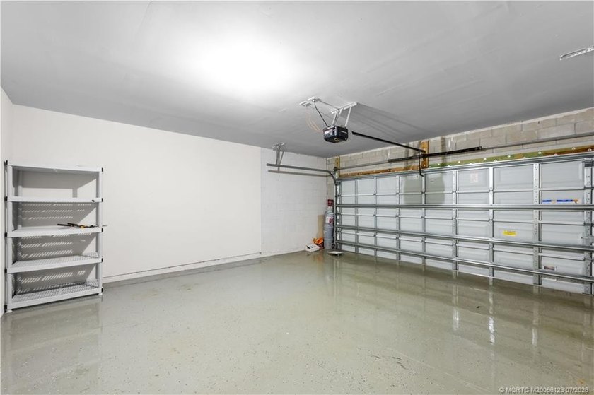 Move-in ready and beautifully maintained, this spacious - photo 23