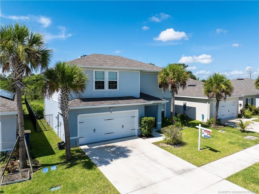 Move-in ready and beautifully maintained, this spacious - photo 36