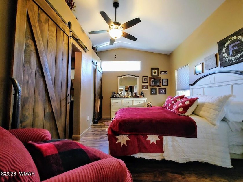 Cozy 3-bedroom, 1.5-bath home in the desirable White Mountain - photo 5