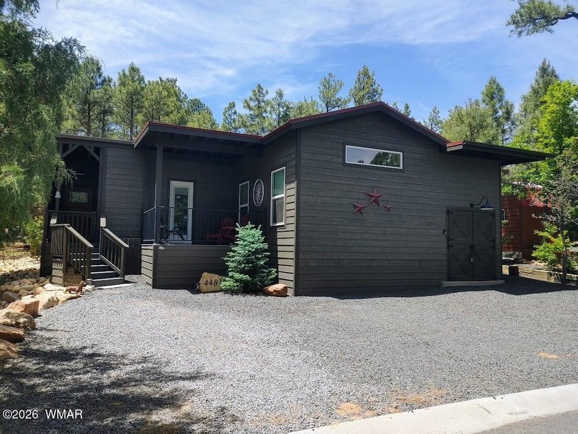 Cozy 3-bedroom, 1.5-bath home in the desirable White Mountain - photo 7