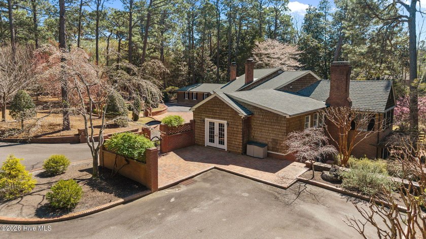 A True Hidden Gem!! Welcome to the breathtaking Parson's Estate - photo 5