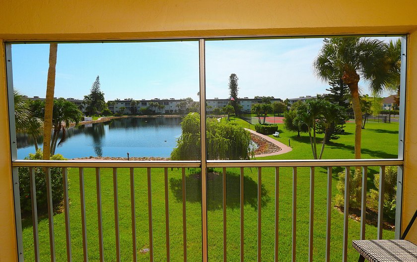 WELCOME TO GULF WINDS EAST! THIS LARGE 2 BEDROOM 2 BATH SECOND - photo 9
