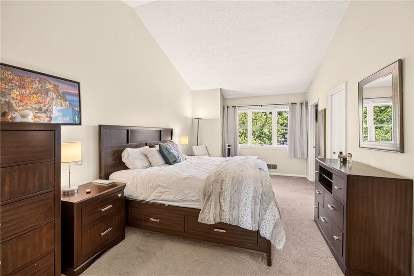 Welcome to 27 Neville Lane, nestled in the heart of Brighton! - photo 21