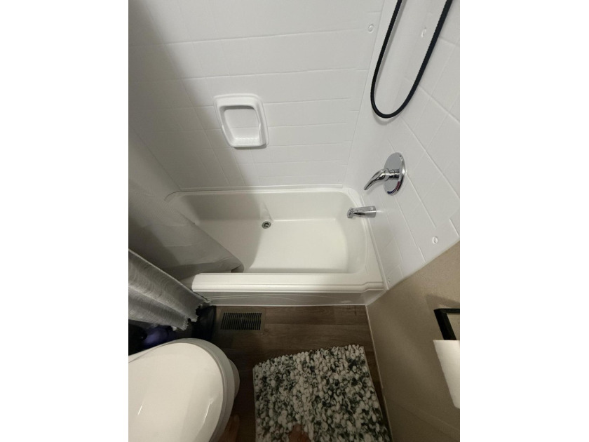 Come take a look at this 2024 barely lived in 2/2 Mobile home on - photo 11