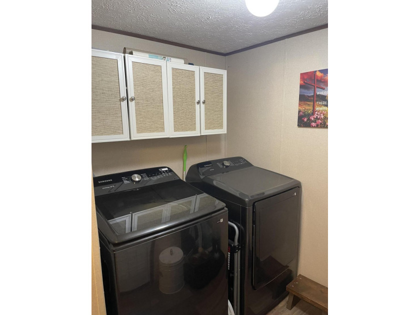 Come take a look at this 2024 barely lived in 2/2 Mobile home on - photo 13