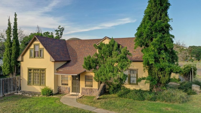 Built in 1920, this historic 2 story home offers 3,011 sqft of - photo 4
