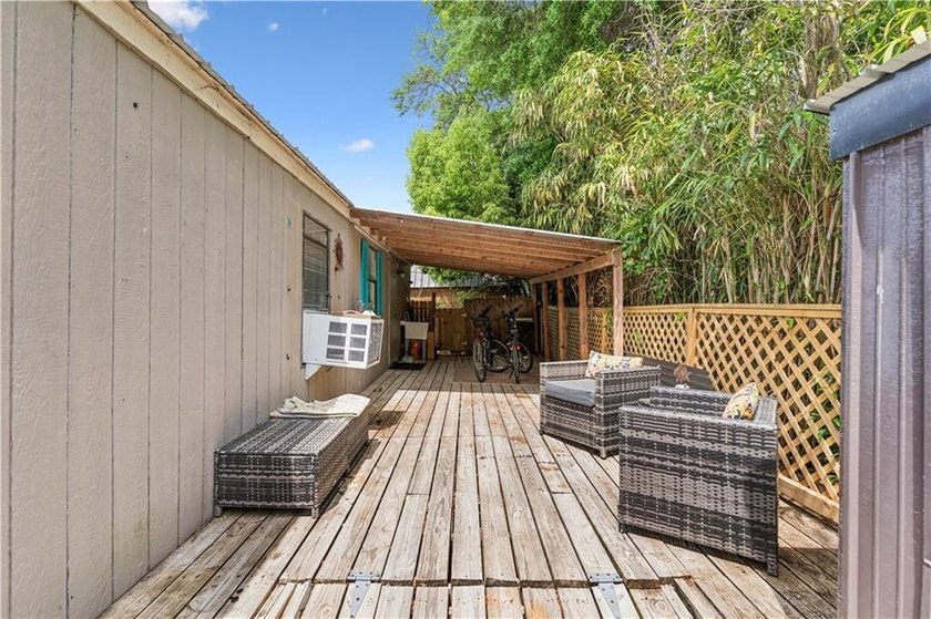 NO LAND INCLUDED IN SALE. LOT RENT PAID BY BUYER OF $525/month - photo 8