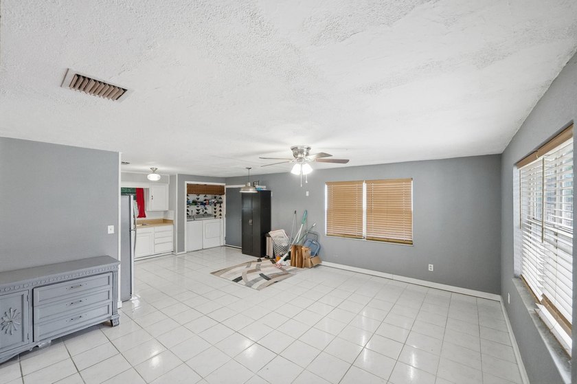 MUST SEE! Charming two-bedroom, two-bath, CBS home in a great - photo 7