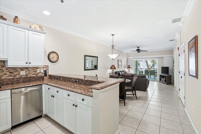 Welcome to your own slice of paradise in charming Olde Marco - photo 2