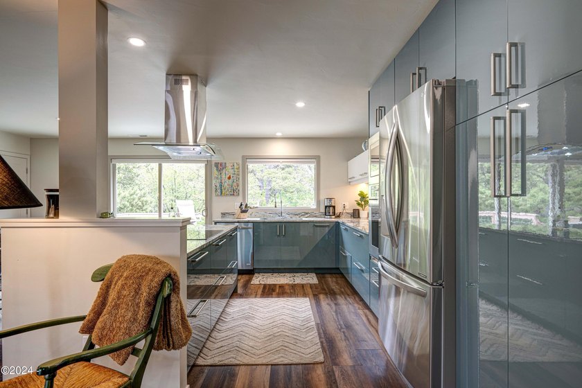 Fully custom remodeled home (2020-2021). Brought up to exacting - photo 7