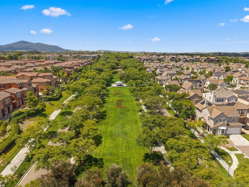 LIGHT &amp; BRIGHT CORNER LOT in the heart of the highly - photo 50