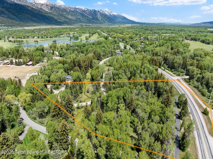 Rare opportunity to own 5.58 acres on the coveted Westbank along - photo 3