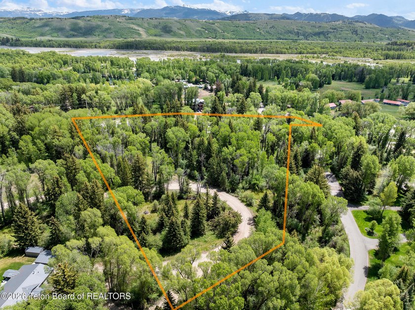 Rare opportunity to own 5.58 acres on the coveted Westbank along - photo 4