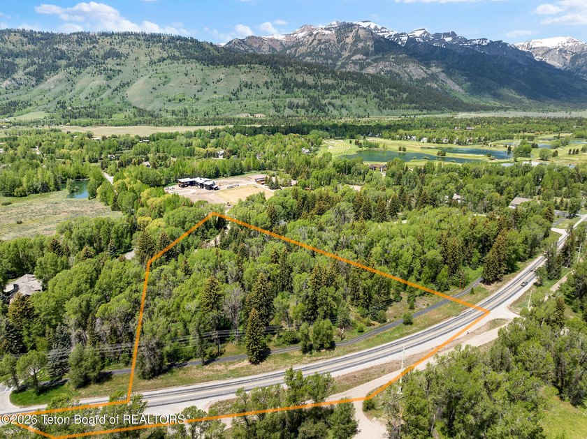 Rare opportunity to own 5.58 acres on the coveted Westbank along - photo 7