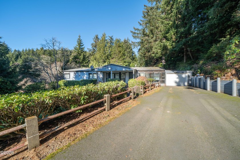 Back on the market no fault of home. This cute gem of a home - photo 11