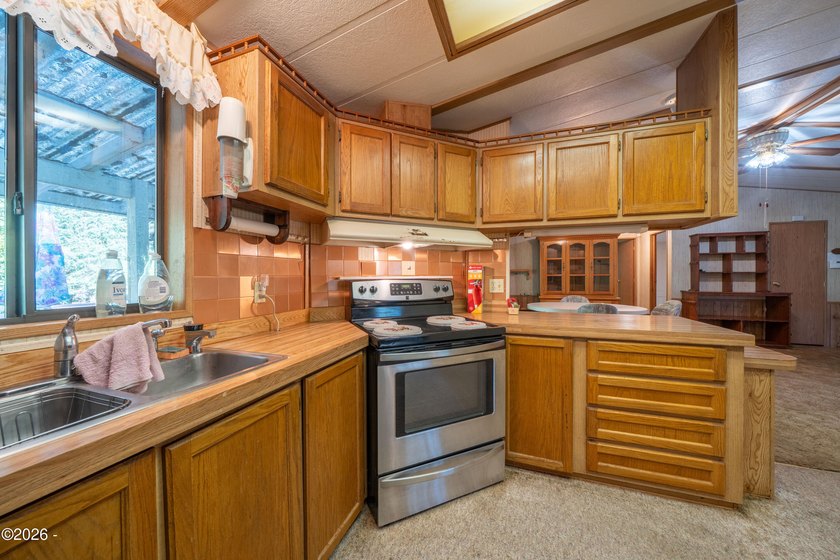 Back on the market no fault of home. This cute gem of a home - photo 23