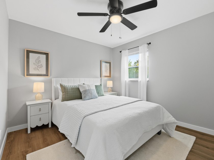 Welcome to this charming FULLY RENOVATED 2-bedroom, 1-bathroom - photo 29