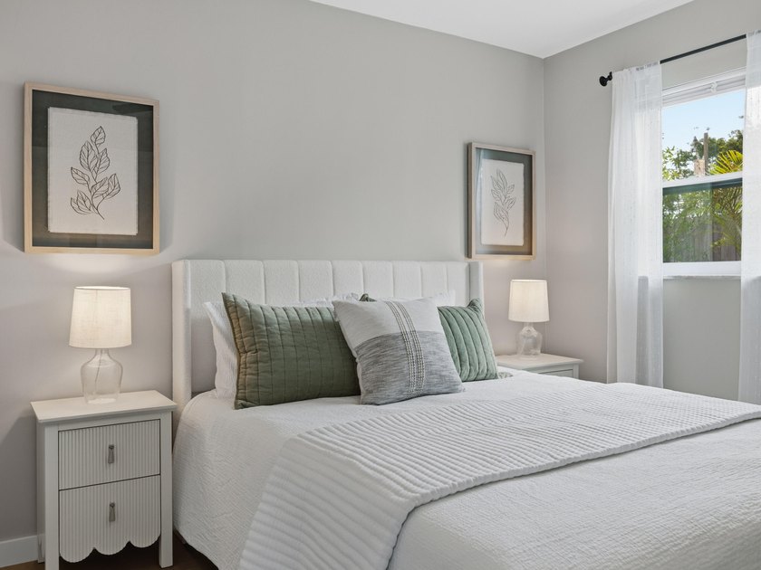 Welcome to this charming FULLY RENOVATED 2-bedroom, 1-bathroom - photo 30