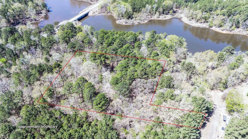 Discover an extraordinary 1.719-acre waterfront estate - photo 4