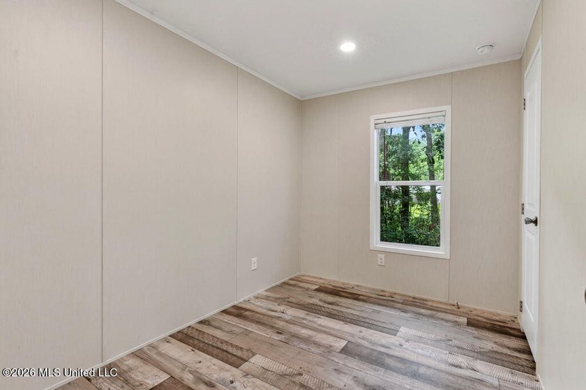 Brand new and never lived in! This beautiful 16' x 76' - photo 15