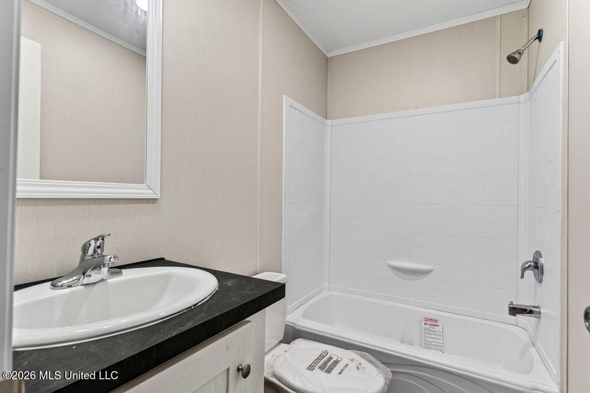 Brand new and never lived in! This beautiful 16' x 76' - photo 17