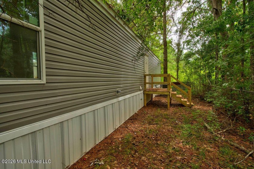 Brand new and never lived in! This beautiful 16' x 76' - photo 22