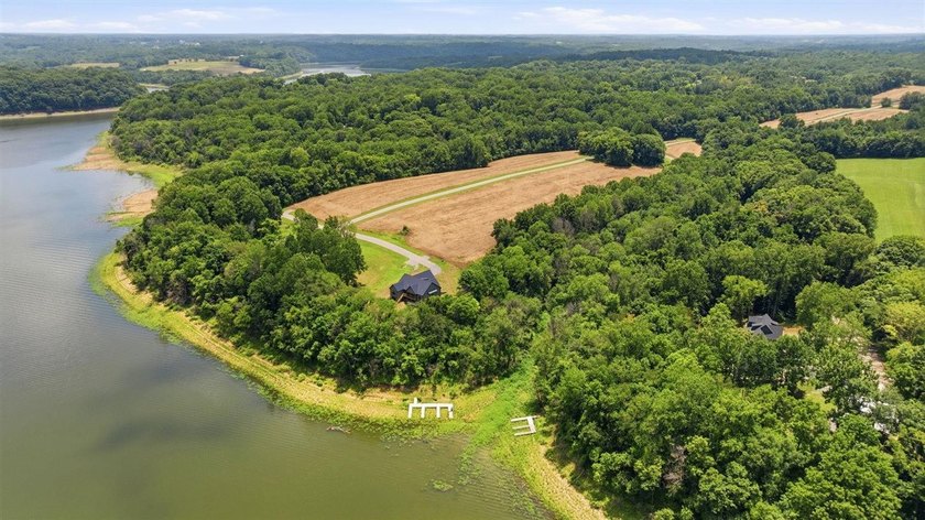 Rare opportunity on Barren River Lake! This 1/2+ acre lakefront - photo 3