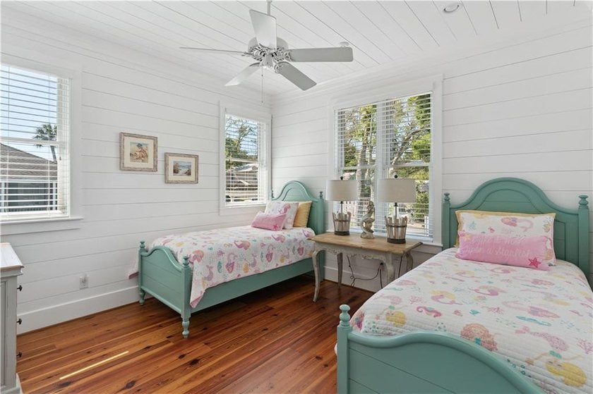 Welcome to an extraordinary custom beach cottage in the coveted - photo 4