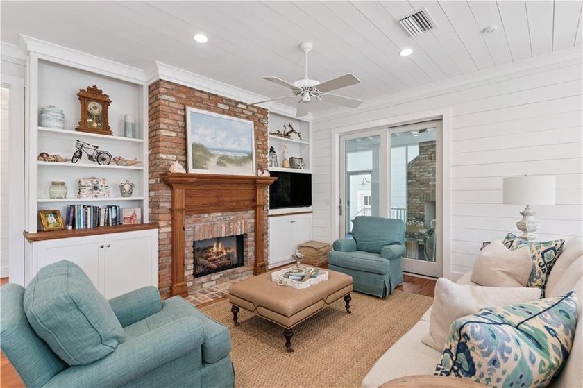 Welcome to an extraordinary custom beach cottage in the coveted - photo 9