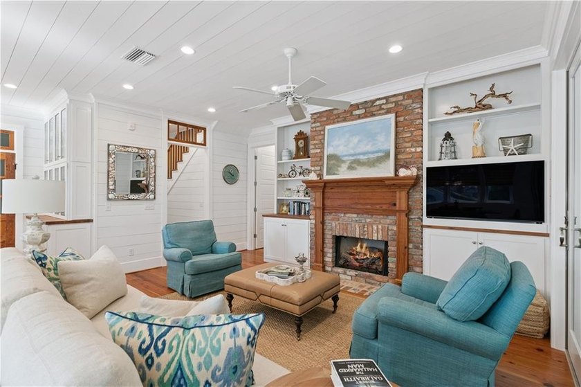Welcome to an extraordinary custom beach cottage in the coveted - photo 10