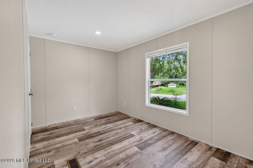 Brand new and never lived in! This beautiful 16' x 76' - photo 17