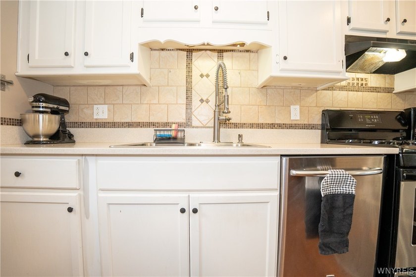 TURN THE KEY, UNPACK, AND ENJOY--THIS HOME IS READY FROM DAY - photo 19