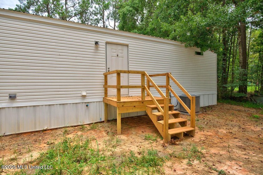 Brand new and never lived in! This beautiful 16' x 76' - photo 22