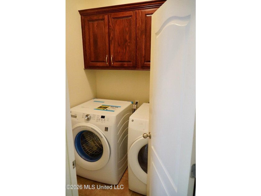 FAMILY FRIENDLY 4 bedroom 2 bath home in Ocean Springs school - photo 11