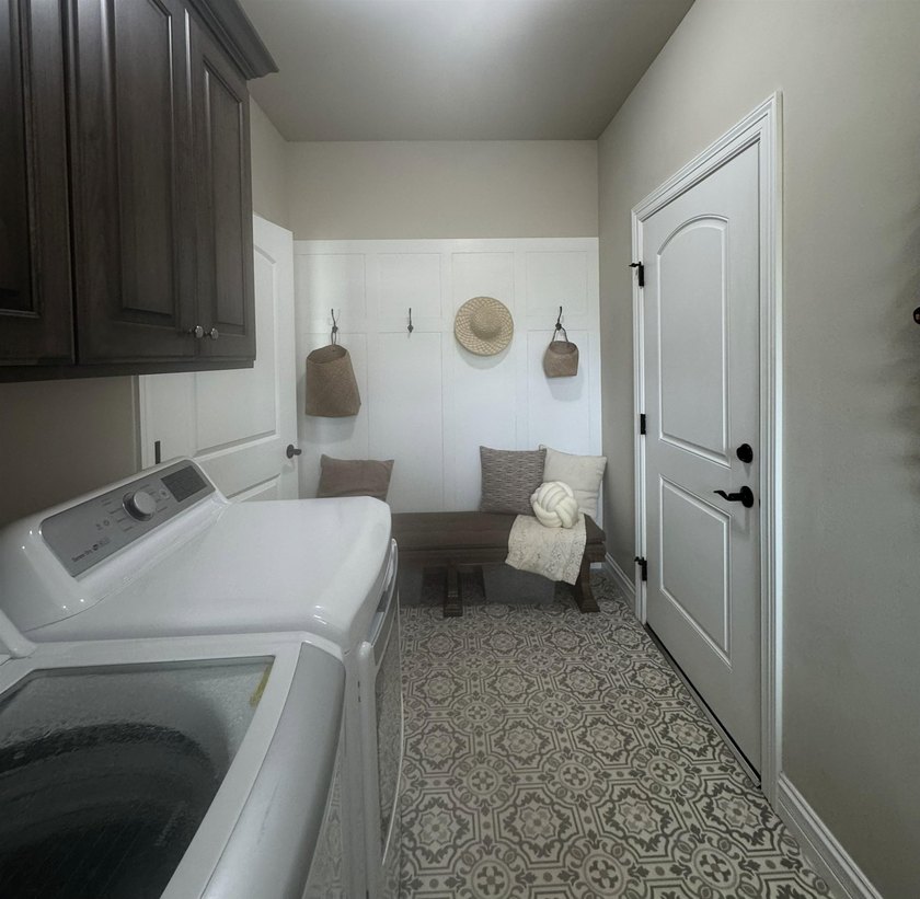 Welcome to your dream home in sought-after Pleasant Hill - photo 12