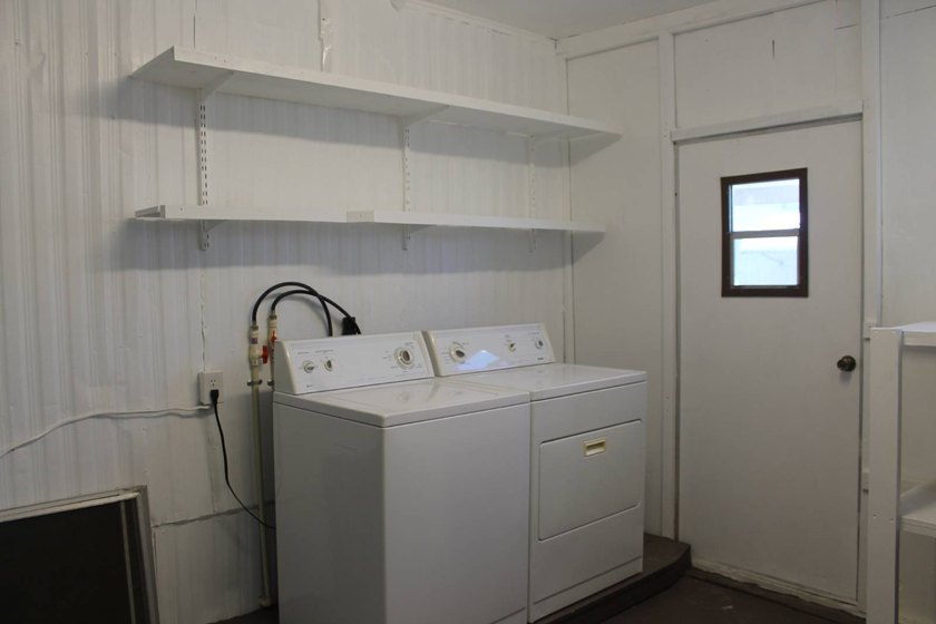 Updated &amp; Move-In Ready: Double Florida Rooms, New Everything! - photo 15