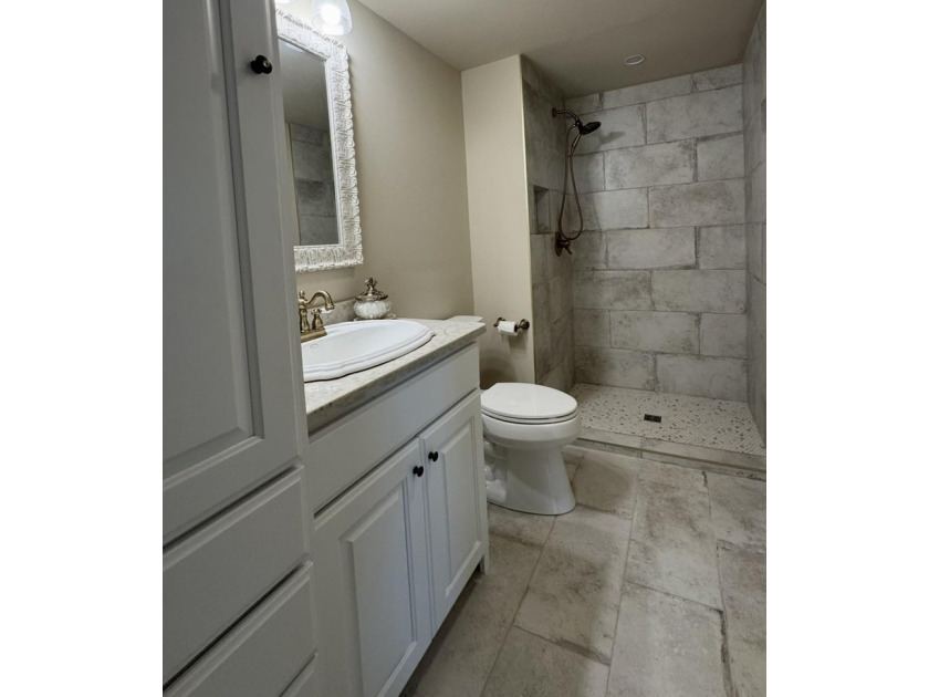 Welcome to your dream home in sought-after Pleasant Hill - photo 27