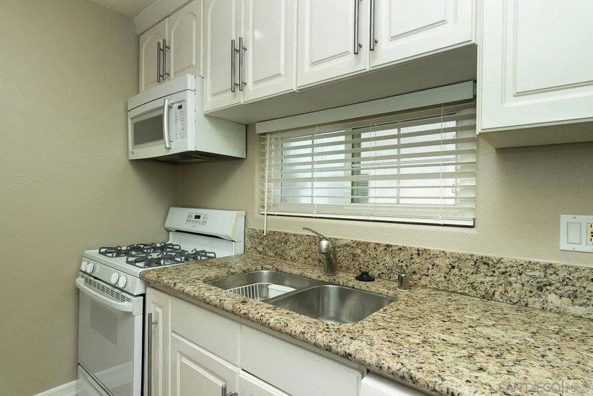 Amazing Price for this Cozy Residence in 'Highly Sought After' - photo 12