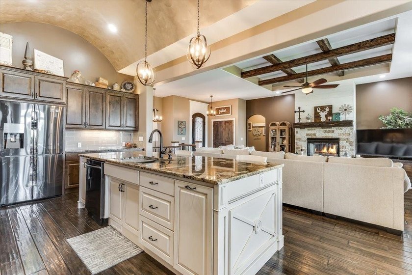 Beautifully designed for modern living, this exceptional home - photo 14