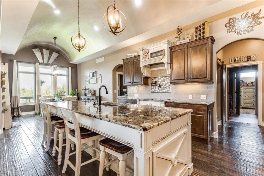 Beautifully designed for modern living, this exceptional home - photo 17