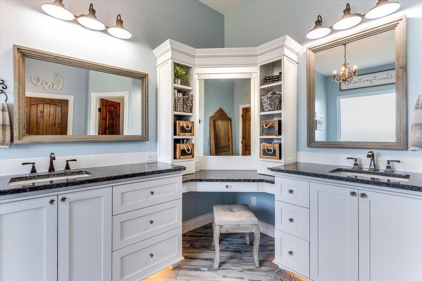 Beautifully designed for modern living, this exceptional home - photo 23