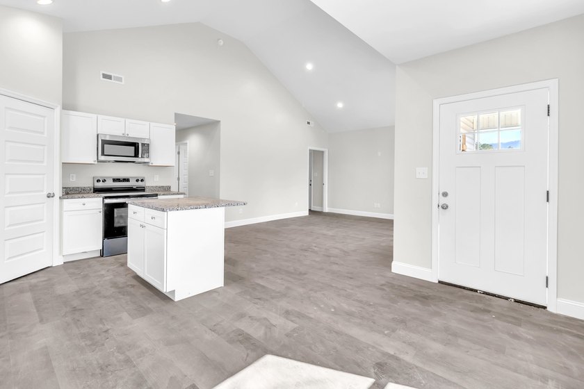 QUALIFIES FOR 100% FINANCING | NEW CONSTRUCTION...Experience - photo 2