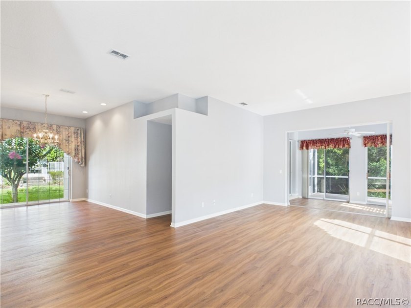 One or more photo(s) has been virtually staged. Rare floor plan - photo 11