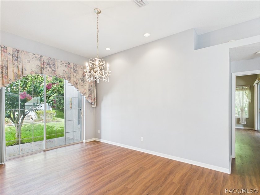 One or more photo(s) has been virtually staged. Rare floor plan - photo 12