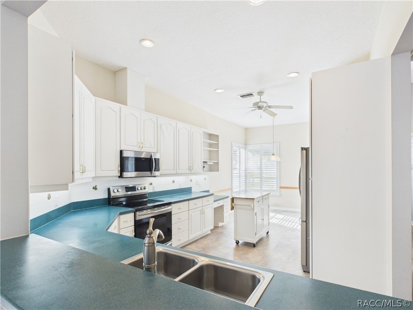 One or more photo(s) has been virtually staged. Rare floor plan - photo 18