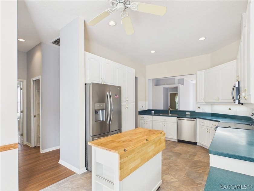 One or more photo(s) has been virtually staged. Rare floor plan - photo 20