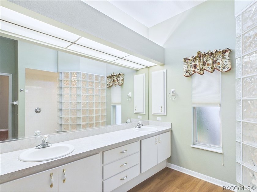 One or more photo(s) has been virtually staged. Rare floor plan - photo 29